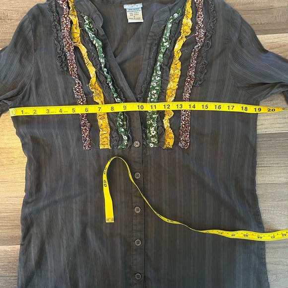 DayTrip Semi Sheer Gray Button Down Blouse SZ L - Picture 5 of 10